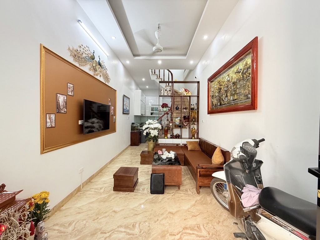 NHÀ ĐẸP PHỐ LĨNH NAM – HOÀNG MAI